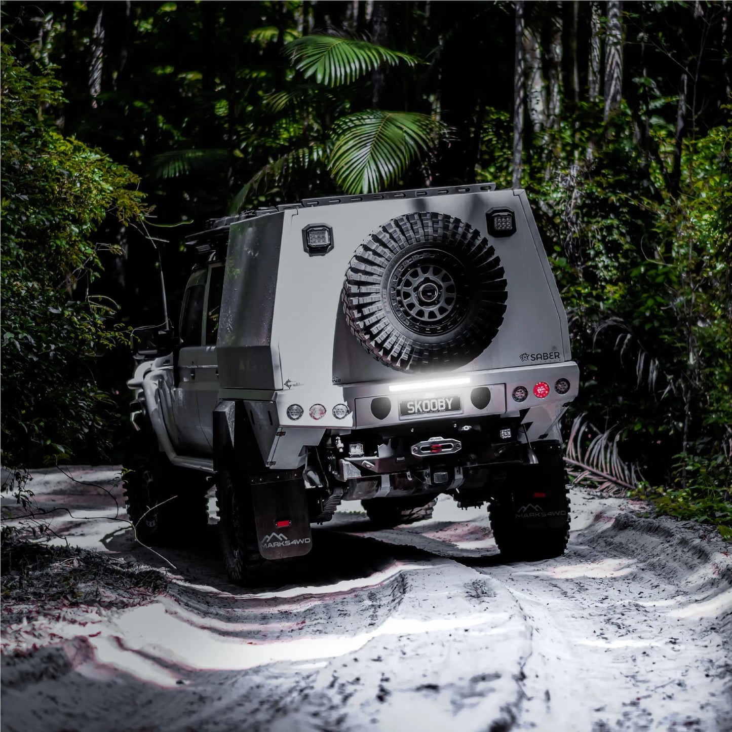 SABER OFFROAD 20″ Light Bar – Flood Beam