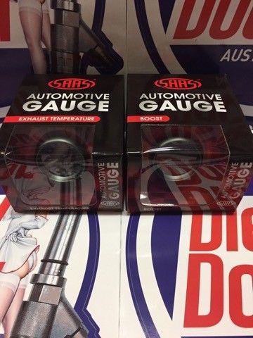 SAAS 2 GAUGE COMBO BOOST 20PSI & EXHAUST TEMPERATURE 0-900 52MM 2" BLACK FACE