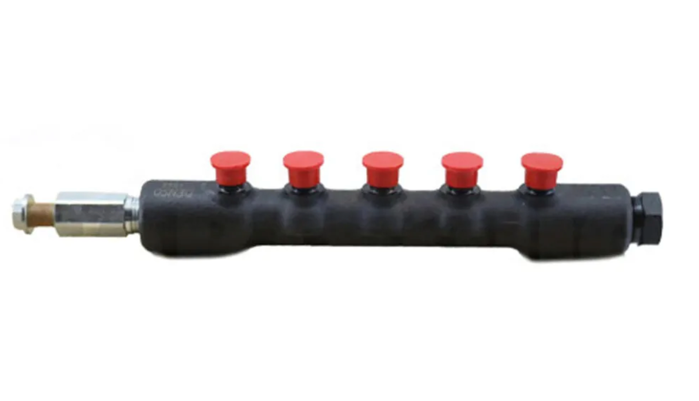 GENUINE DENSO COMMON RAIL SUITS Toyota Landcruiser 70 & 200 Series 1VD - RHS (drivers side)